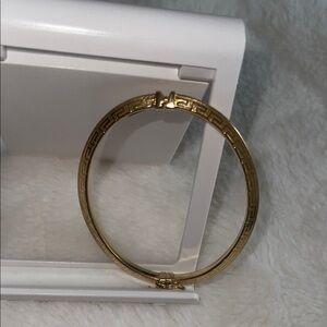 Classic Gold Patterned Bracelet